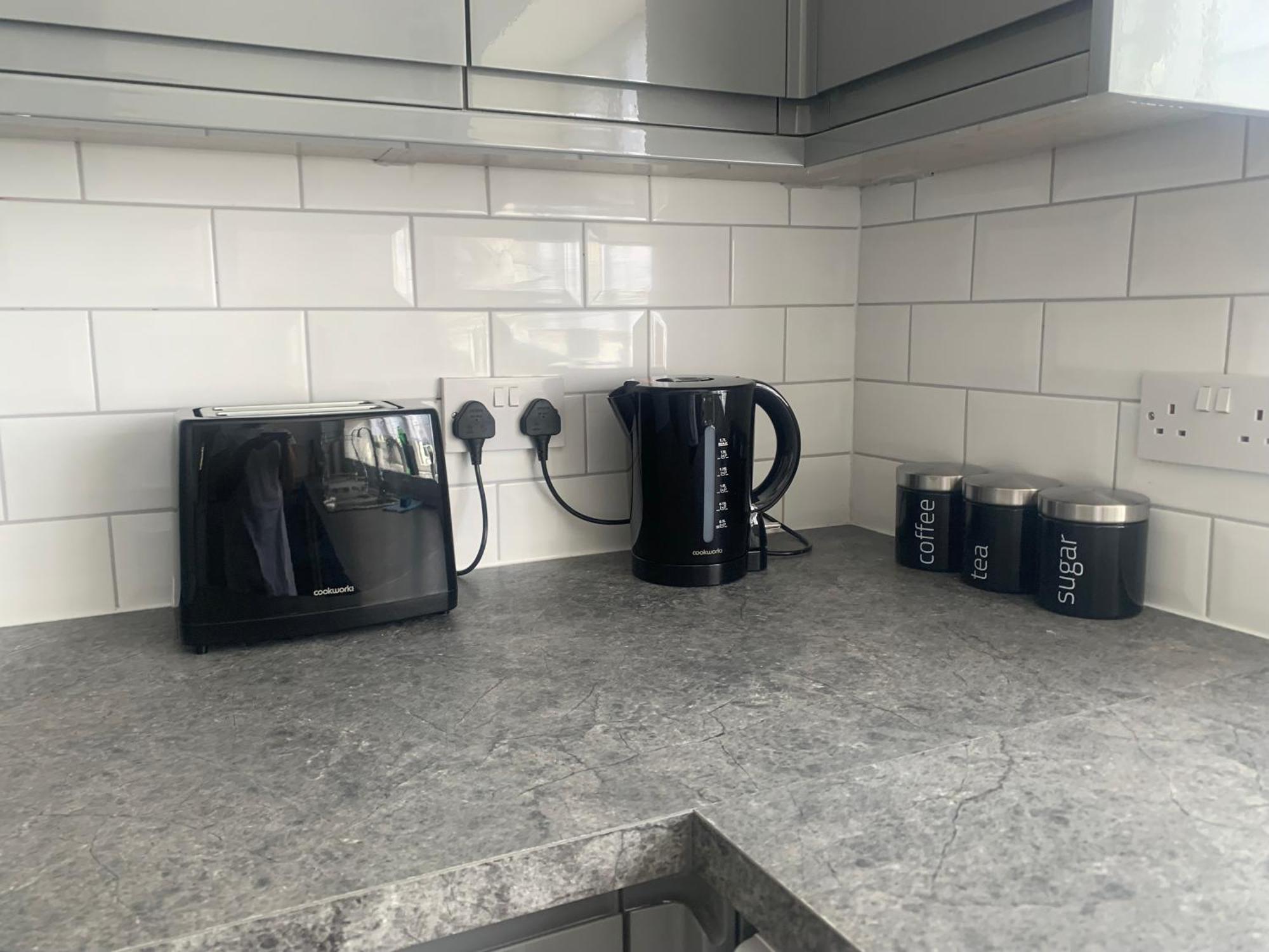 Newly Renovated, Modern 3 Bed Apartment Walmersley Exterior photo